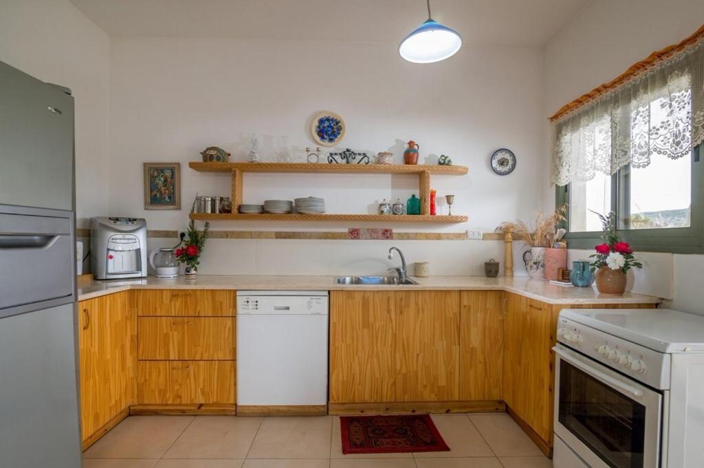 Shir Hachoresh Apartment *